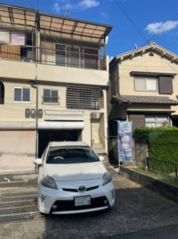 寝屋川市黒原城内町の前面道路含む現地写真|接道：西幅員4.9ｍ、間口4.1ｍ