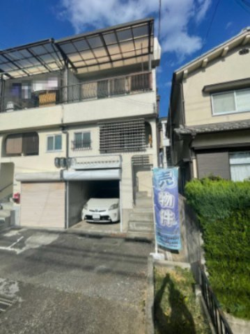 寝屋川市黒原城内町の前面道路含む現地写真|価格を抑えてマイホームをご検討の方へリフォーム素材にもおすすめです！