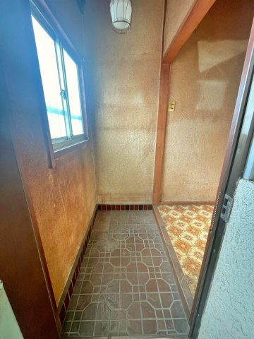 寝屋川市黒原城内町の玄関