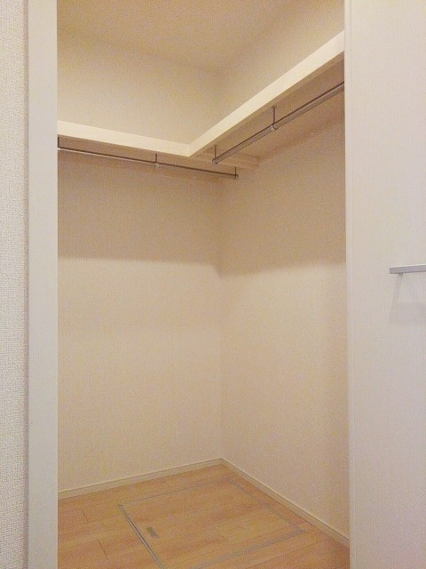 茅ヶ崎市中海岸３丁目のアパートの収納|収納もしっかりあります♪
