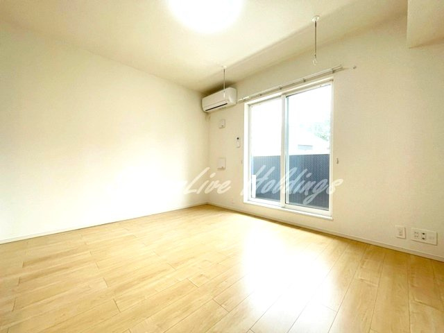 茅ヶ崎市中海岸３丁目のアパートの居間・リビング|使いやすいリビングになります♪