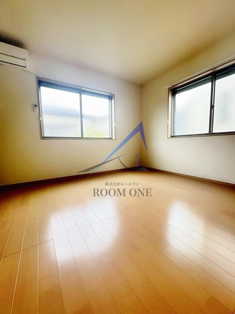 フラット北小岩の居間・リビング|洋室のお部屋です。
