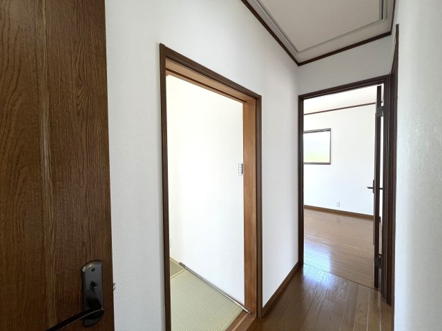 この家、実は、、床面積以上に使える！！面積未算入の約９.２帖ロフトあり！！もう、ココはお子様の遊び場に占領される可能性を秘めた『保土ケ谷区上菅田町』リノベーション戸建は見逃せない！！の収納|小物を収納するのに便利です