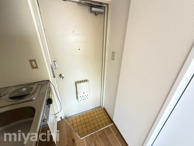 プチメゾン富田橋の玄関