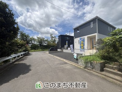 【前面道路含む現地写真】 | CRADLE GARDEN真岡市並木町　第7　1号棟 | 前面道路が広いので、陽当り・解放感◎になっております！