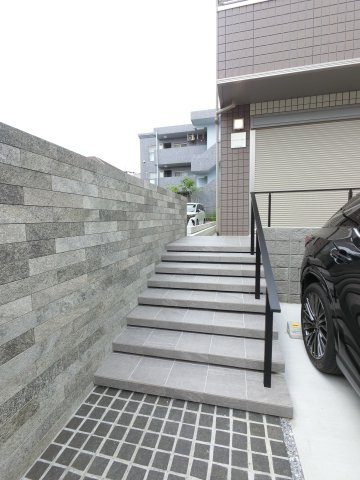 スプランドゥール富浜のエントランス