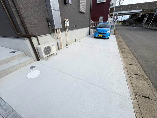 コンフォールⅣの駐車場