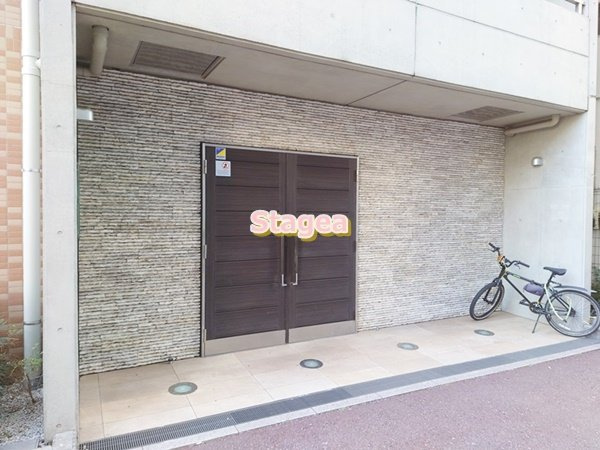 ステージグランデ大宮のエントランス