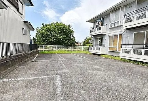 アメニティコートウチノA・Bの駐車場