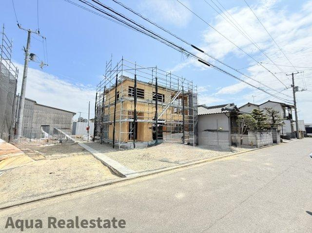 高松市香西本町の新築一戸建の駐車場