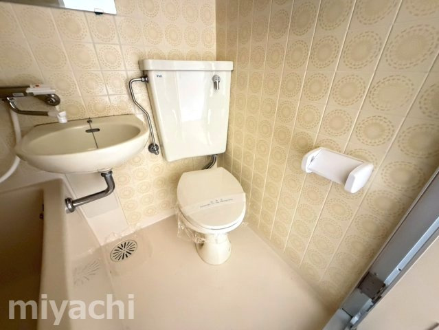 プチメゾン仲之町のトイレ