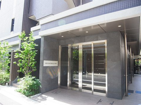 オープンレジデンシア用賀のエントランス