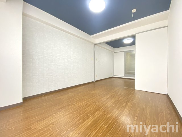 徳島市川内町金岡の賃貸マンションの洋室
