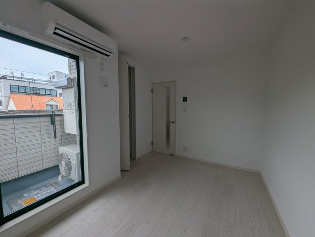 ヴェルメゾン三津屋中の居間・リビング
