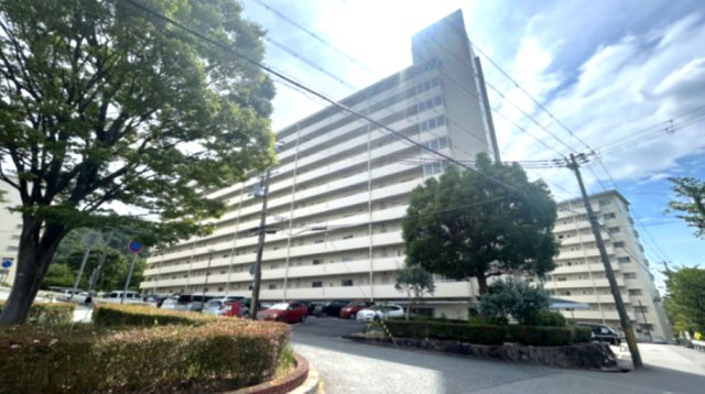 住吉台東住宅参号棟