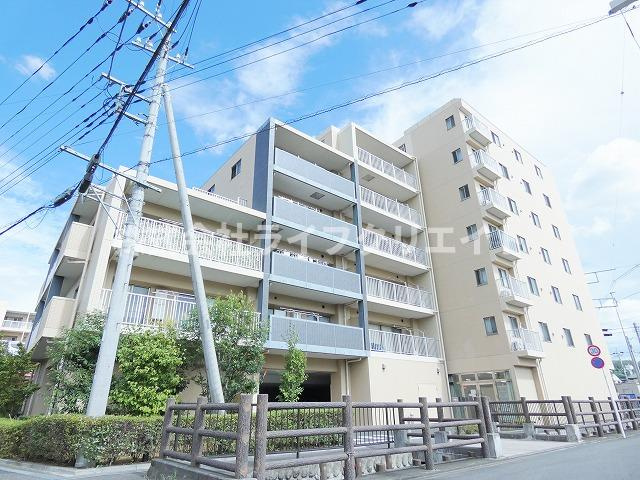 プレシス豊田の外観