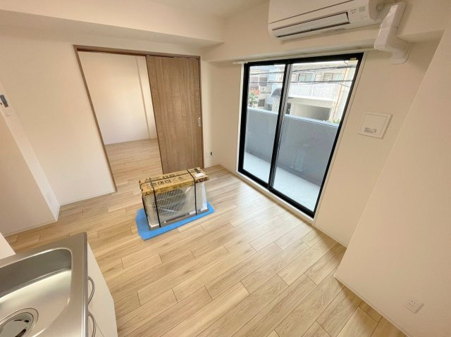 CREST TAPP新大阪の洋室