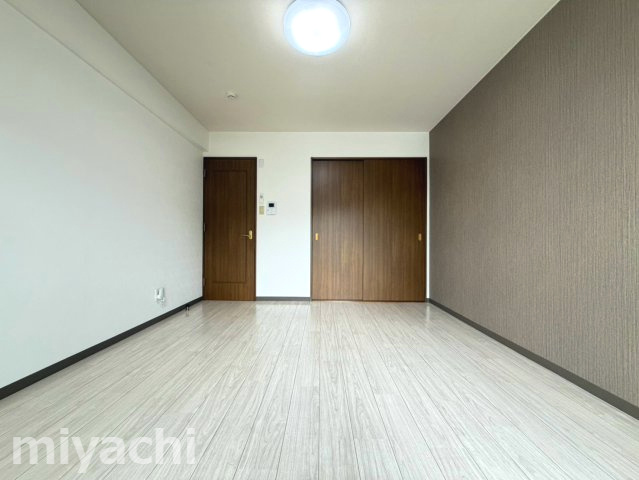 ハイム眉山の洋室