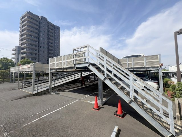 シャトー・ベルヴュー三郷の駐車場|共用部・駐車場