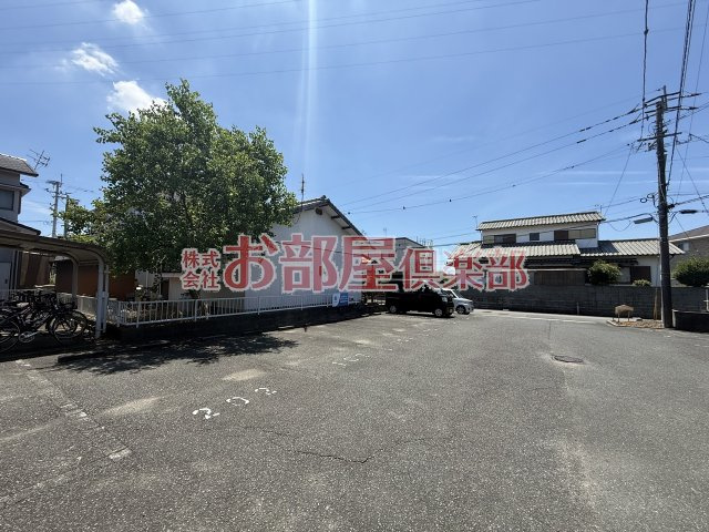 アーバンライフ津福の駐車場|駐車場があるので、車を買う予定の方も安心です