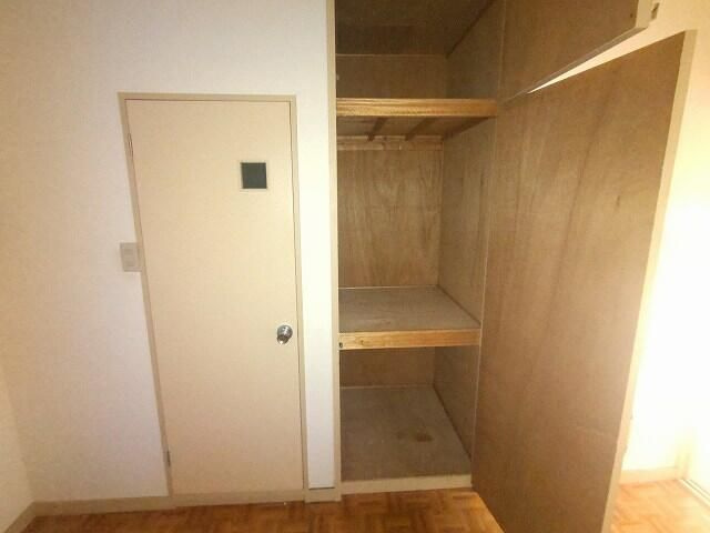 長塚マンションの収納