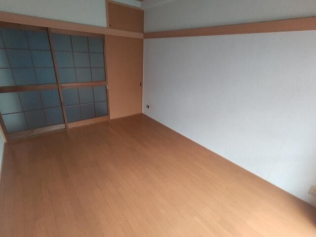 長塚マンションの寝室