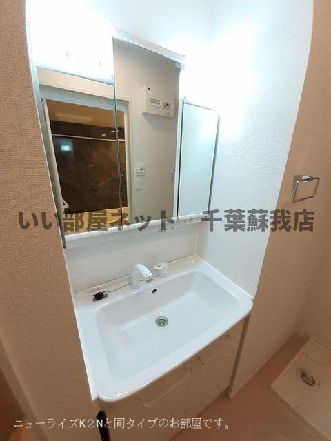 仮）五井西アパートの洗面所|コンパクトで使いやすい洗面所