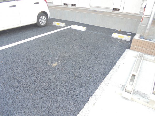 リブリ・南八幡の駐車場