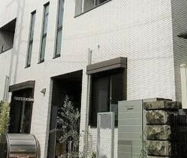 ベルフラッツ初台のエントランス