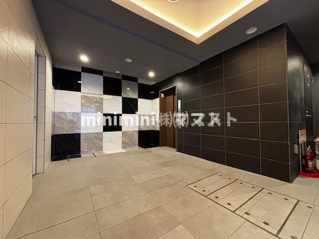 ラシーヌ瓦屋町のロビー