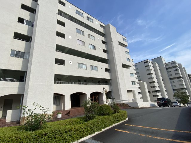 プラザ伊豆山の外観