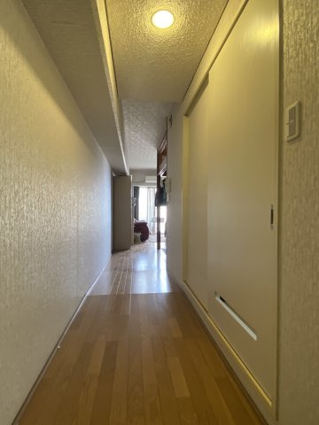 プラザ伊豆山のその他|右側の引き戸にはキッチンがあります