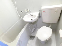 お掃除しやすい３点ユニットバス