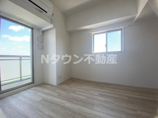 【居間・リビング】 | エスリード金山エクセア | こちらの居間で趣味の時間をお楽しみください