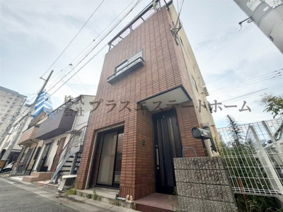 【外観】 | 長田区御屋敷通4丁目　戸建 | JR「新長田駅」まで徒歩約7分♪
3駅3路線利用可能♪
鉄骨造りのためスケルトンの改装も可能です♪