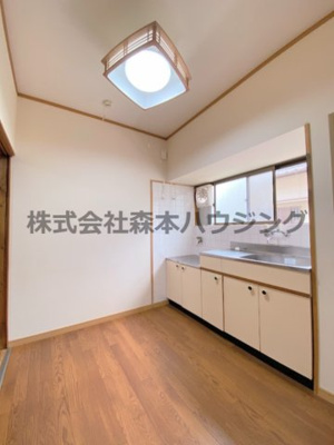 【居間・リビング】 | 　寝屋川市錦町21テラスハウス | きれいなキッチンスペースです