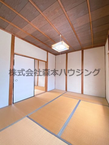 【和室】 | 　寝屋川市錦町21テラスハウス | 落ち着いた雰囲気の和室付きです
2階