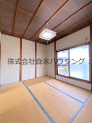 【和室】 | 　寝屋川市錦町21テラスハウス | 畳の上でゆっくりとくつろげる和室です
2階