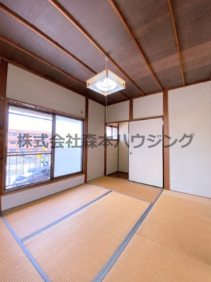 【和室】 | 　寝屋川市錦町21テラスハウス | 明るい和室です
2階