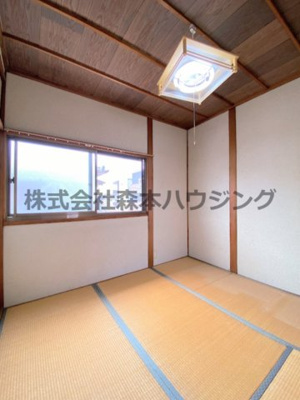 【和室】 | 　寝屋川市錦町21テラスハウス | 和室ならではの温かな和の空間で寛ぎの時間を過ごせます
2階