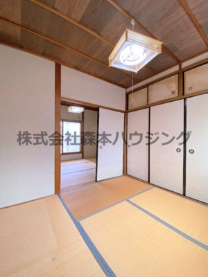 【寝室】 | 　寝屋川市錦町21テラスハウス | 落ち着いて過ごせるお部屋なので、寝室にいかがでしょうか
2階