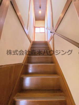 【内装】 | 　寝屋川市錦町21テラスハウス | 室内階段部分です