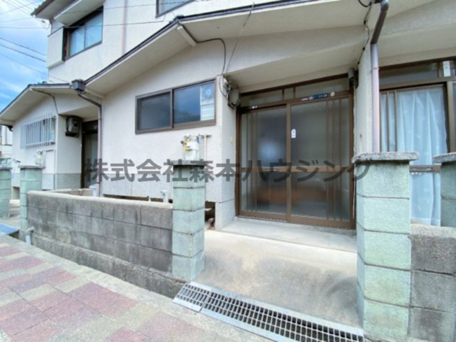 【エントランス】 | 　寝屋川市錦町21テラスハウス | 毎日通るエントランスはこのようになっています