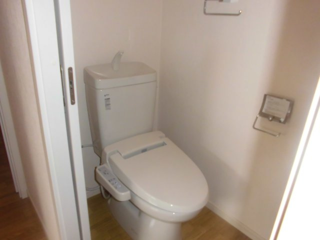 寝屋川市大利元町のアパートのトイレ