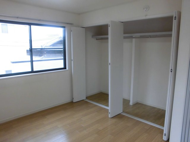 寝屋川市大利元町のアパートの収納