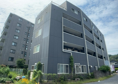 【外観】 | 高尾町事業用 | 土地の面積＝住宅面積ではありません。建ぺい率の問題などで、土地のある場所によって住宅を建てられる面積は限られています。高さもしかり、「土地」という言葉の中には、建築条件も含まれると考えておきましょう。