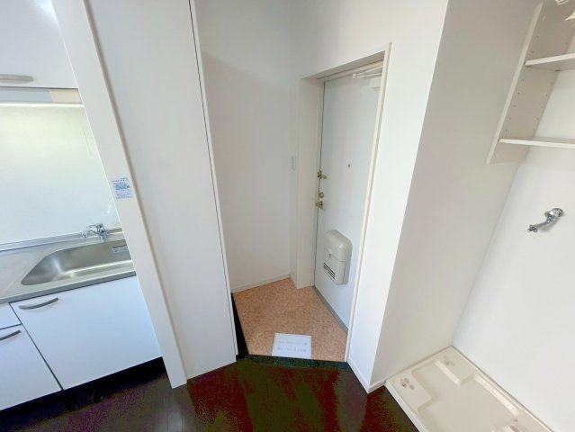 プルメリア新大阪の玄関