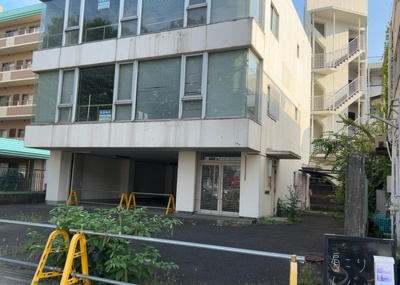【外観】 | 富士見事業用 | 土地を買う際、住む地域の自治体や福祉の補助制度にも注目してみましょう。子供や老人の医療補助やゴミ出しのルールなど、自治体によってルールに大きな違いがあるため、暮らしやすい土地で判断するとよいでしょう。