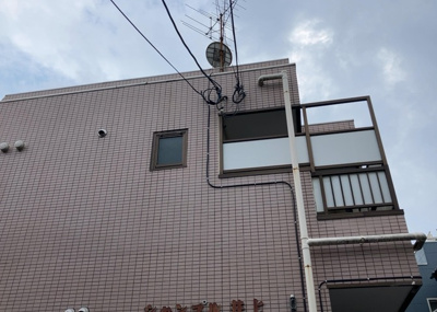 【外観】 | シャンプル井上 | 土地の前の道路に消火栓が設置されていることがあります。この場合、道路交通法第45条第1項により、駐車禁止の場所が指定されています。そのため、車庫などの駐車スペースをつくることができない場合があります。