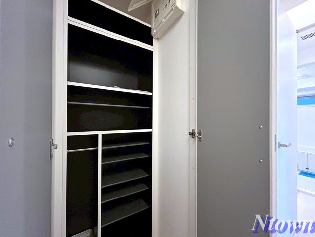 【収納】 | FIRST RESIDENCE SAKAE(ファーストレジデンス栄) | 便利な収納スペースです